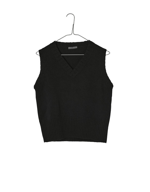 220207_v-neck_slipover_black_a