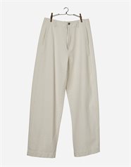 wide trousers