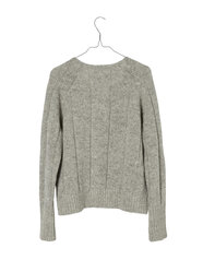 230208_cable_sweater_light_grey_b
