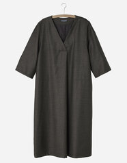 250224_V-nack_dress_brown_check_a