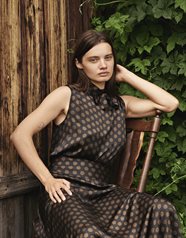 HIGH COLLAR TOP