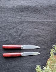 knifes-on-cloth
